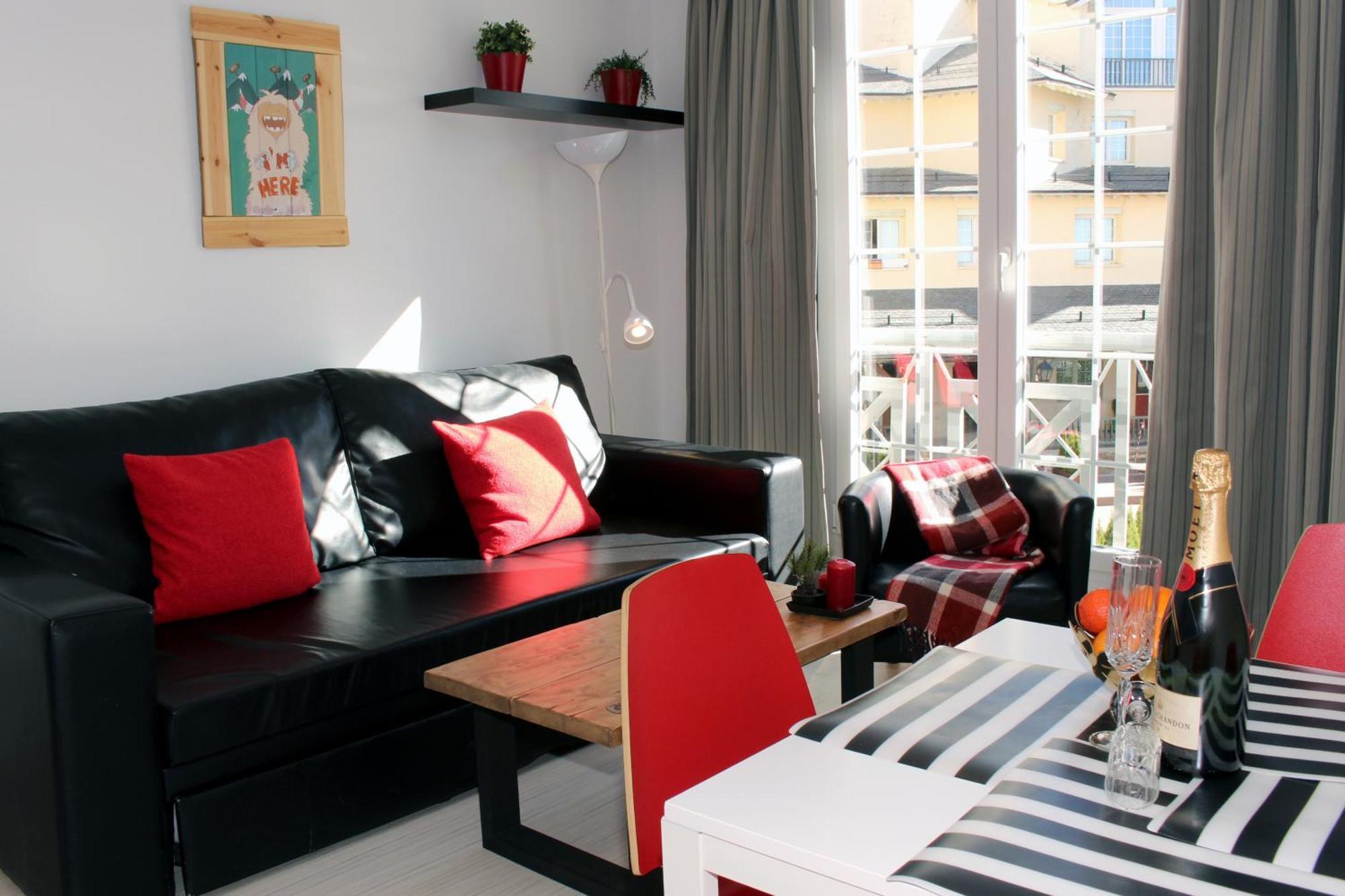 Inside Plaza Sierra Nevada Apartment Room photo